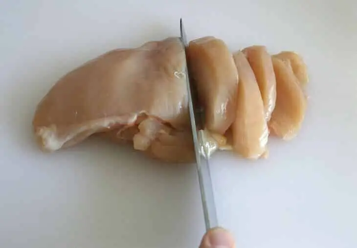 חזה עוף חתוך לקוביות